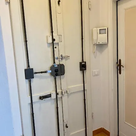 Nice & Roomy Behind The Uffizi Museum Apartment