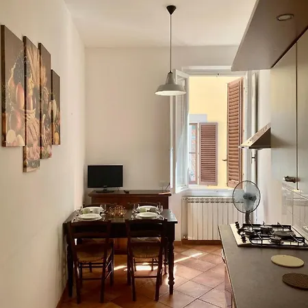 Nice & Roomy Behind The Uffizi Museum * Florence