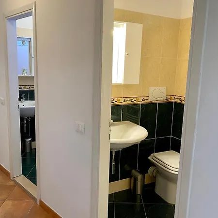 Nice & Roomy Behind The Uffizi Museum Apartment Florence