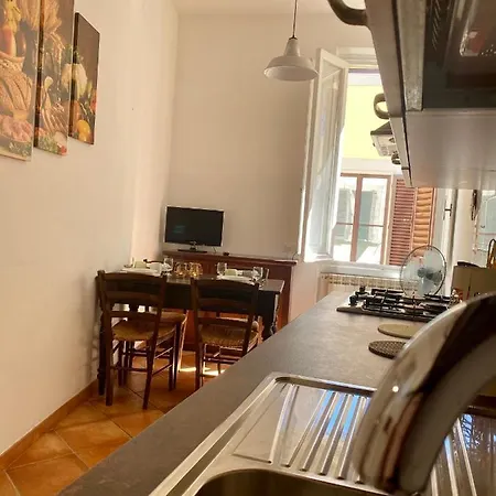 Nice & Roomy Behind The Uffizi Museum Florence