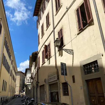 Nice & Roomy Behind The Uffizi Museum Apartment