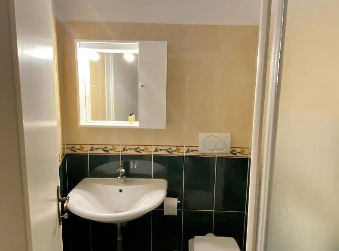 Nice & Roomy Behind The Uffizi Museum Florencja