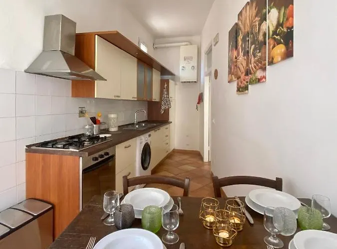 Nice & Roomy Behind The Uffizi Museum Apartament Florencja