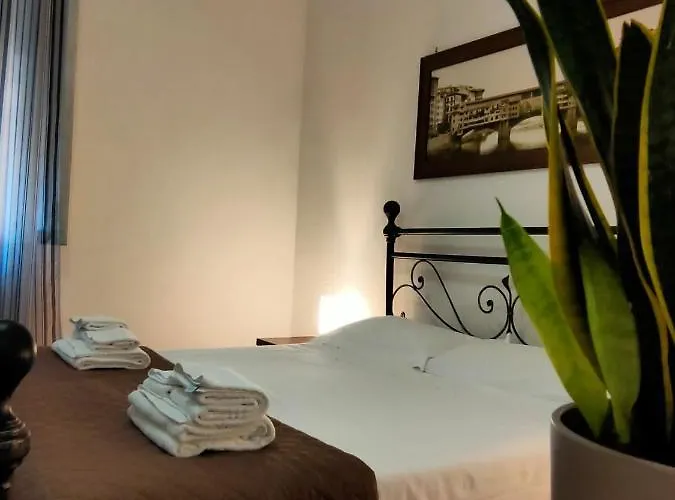 Nice & Roomy Behind The Uffizi Museum Apartament